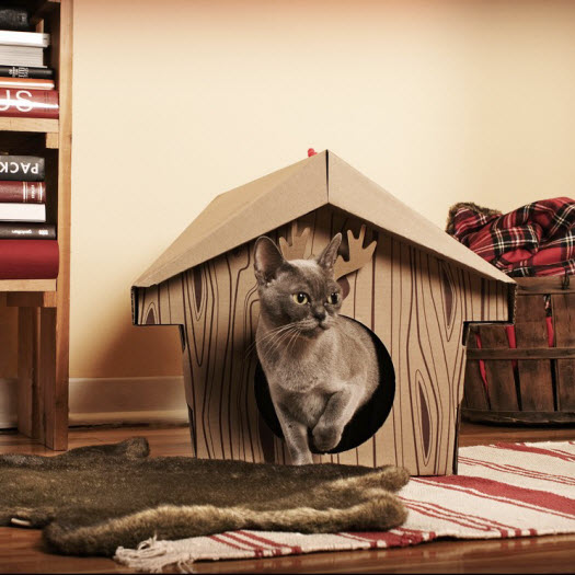 Kanadisches Chalet für Katzen von Loyal Luxe
