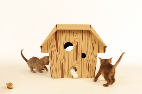 Kanadisches Chalet für Katzen von Loyal Luxe