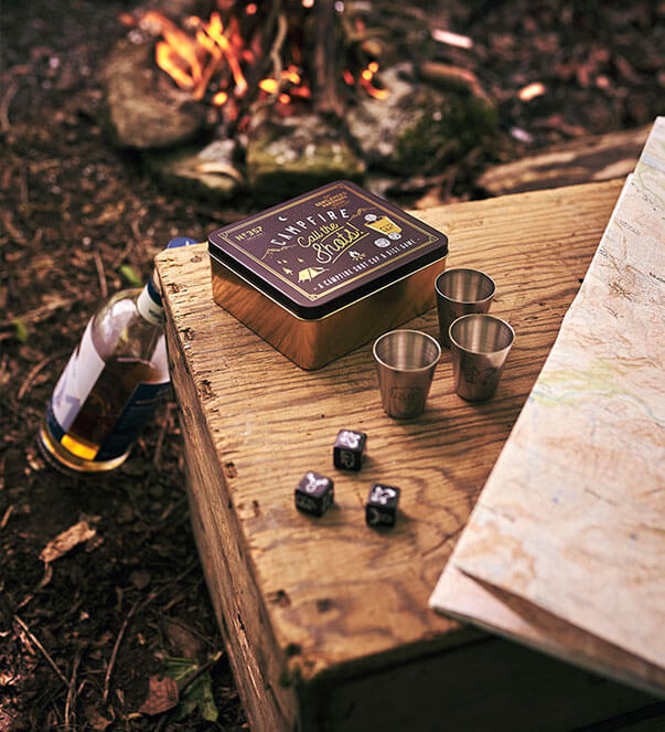 Jeu Ds et Liqueur Feu de Camp