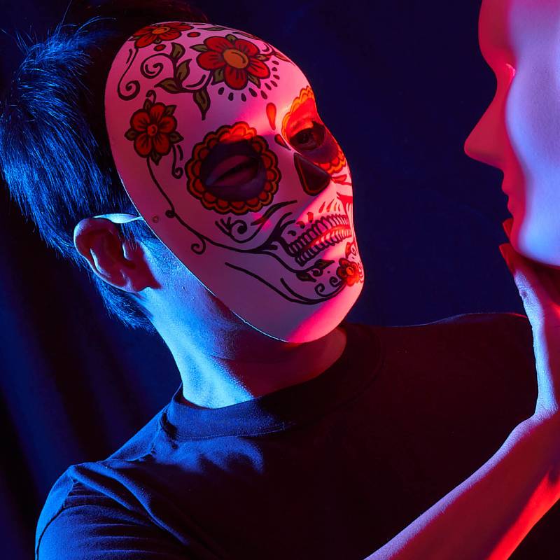 10 White Masks