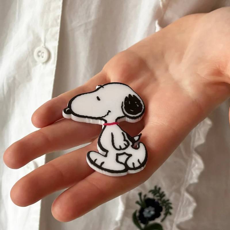 Peanuts Snoopy Pin Badge