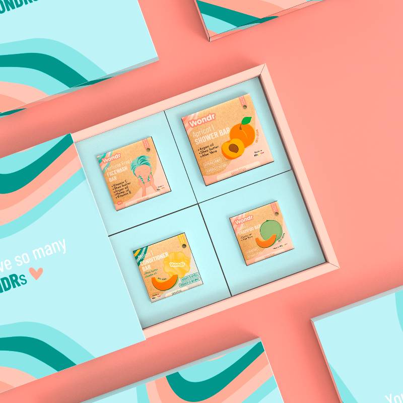 WONDR Deluxe Care & Scrub Gift Box