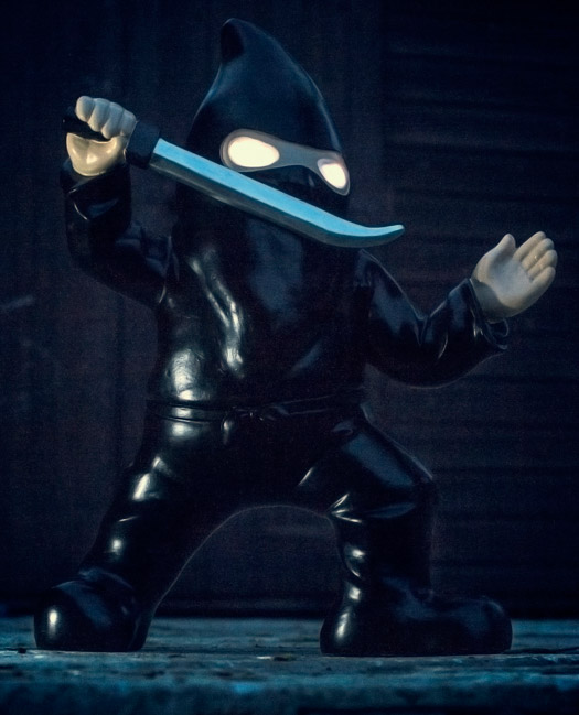 Leuchtender Ninja Gartenzwerg