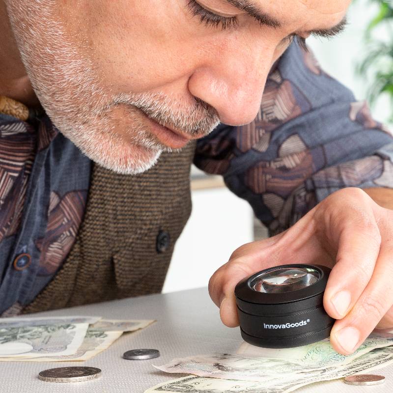 Pocket Magnifying Glass with LED