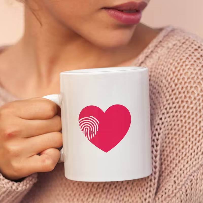 Tocar el Corazon Mug