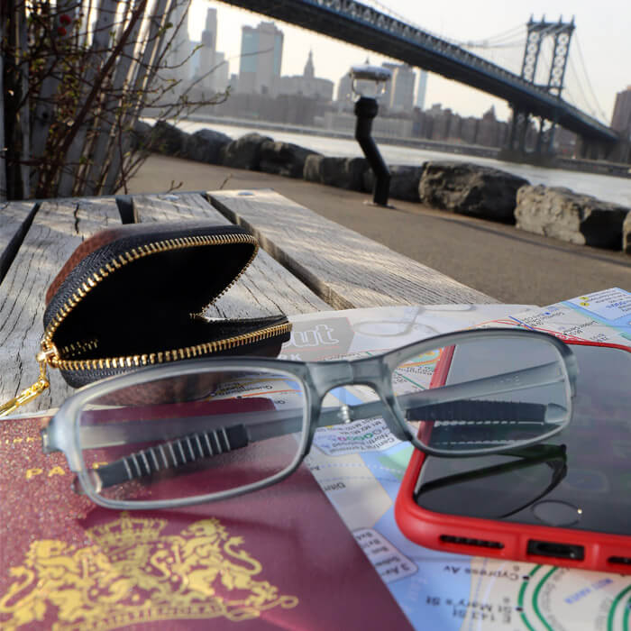 Faltbare Lesebrille mit Etui