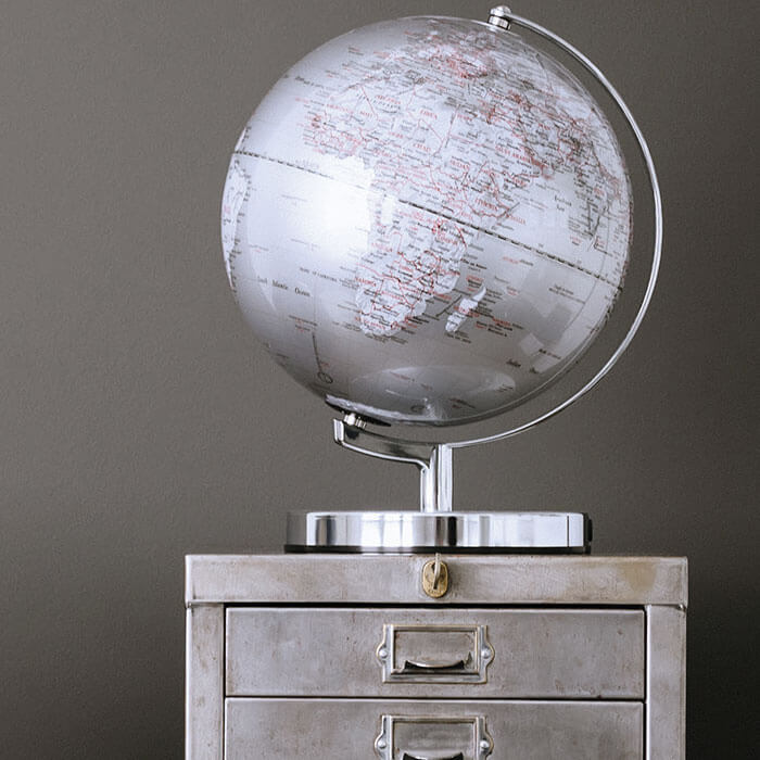 Illuminated Globe Light