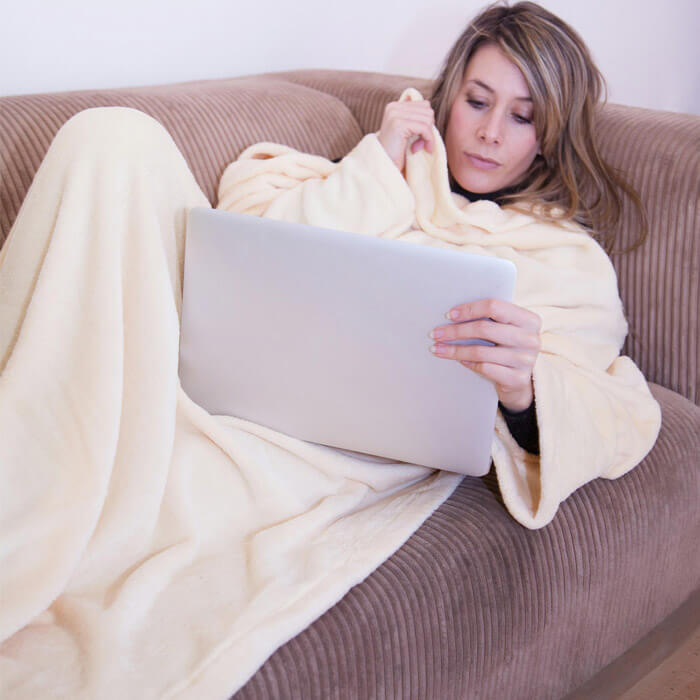 Kuscheldecke mit Ärmeln - Gadgets und Geschenke