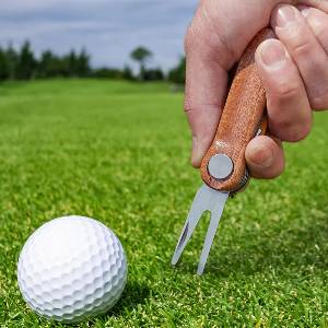 Attrezzo Multiutensile per Golfisti