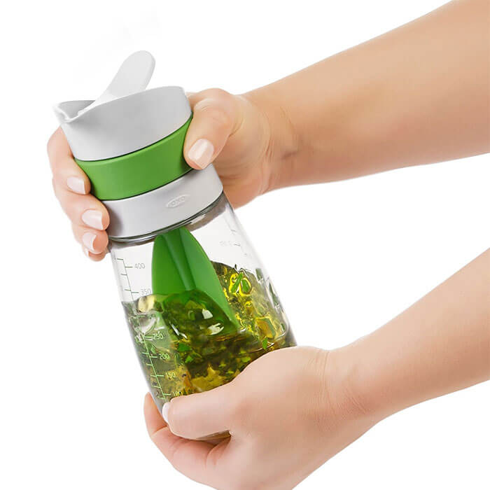 Twist & Pour Salad Dressing Mixer