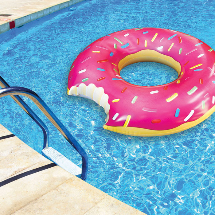 Riesiger Donut Schwimmreifen