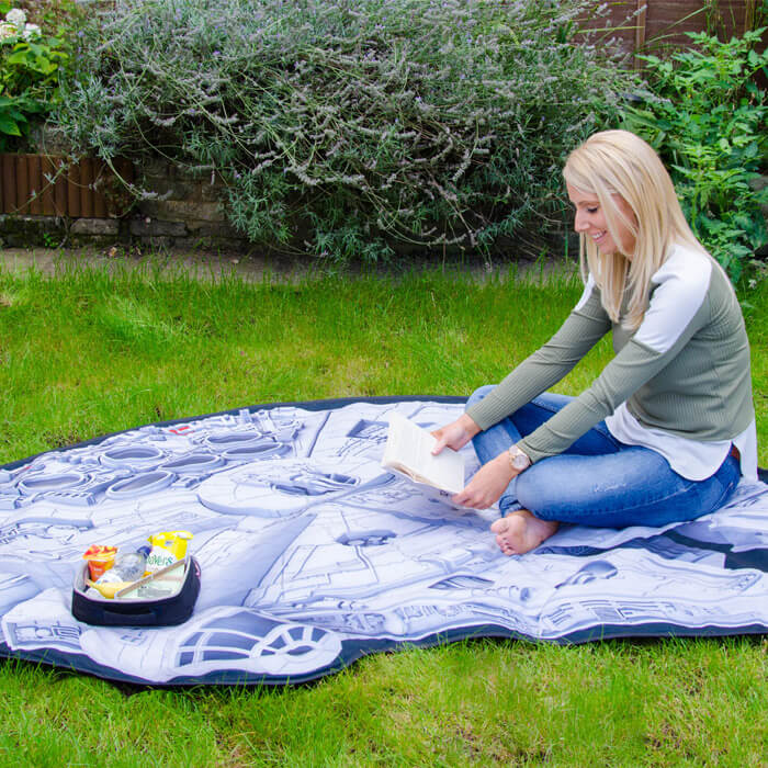 Star Wars Millennium Falcon Picnic Rug