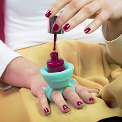 Tweexy - The Wearable Nail Polish Holder